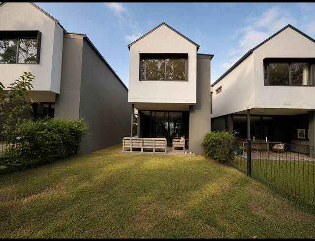 3 BEDROOM APARTMENT FOR SALE IN SHEFFIELD BEACH